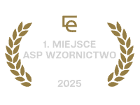 Podium po egzaminach na wzornictwo na ASP w Gdańsku.